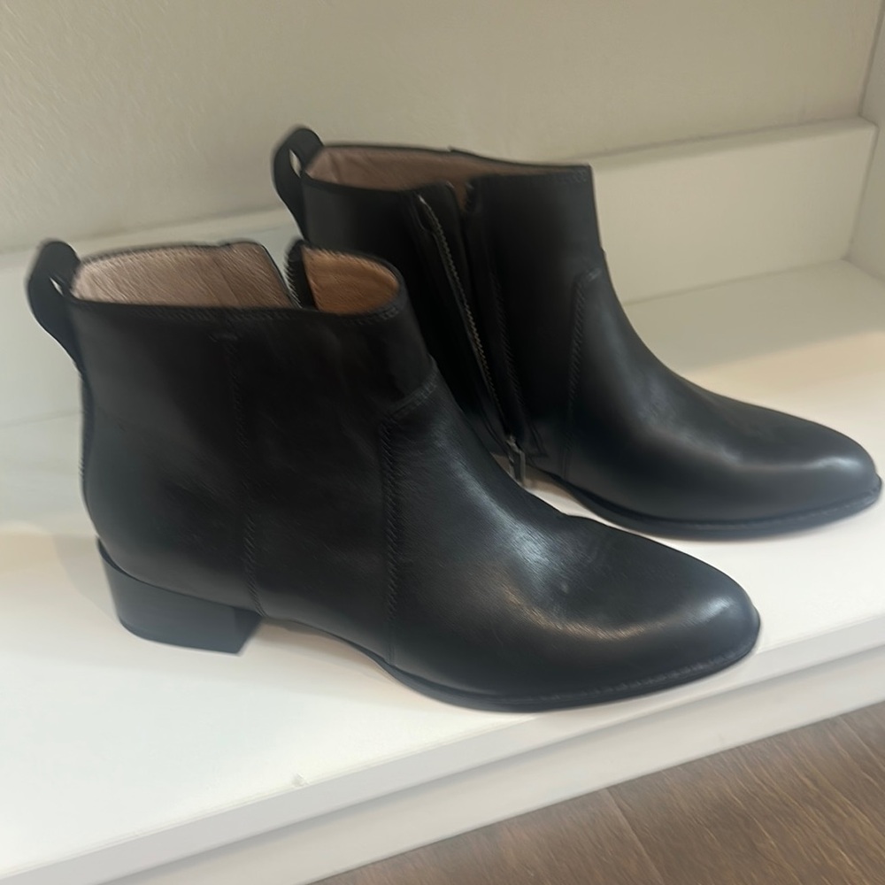 Madewell Black Ankle Boots Sleek Minimalist Design